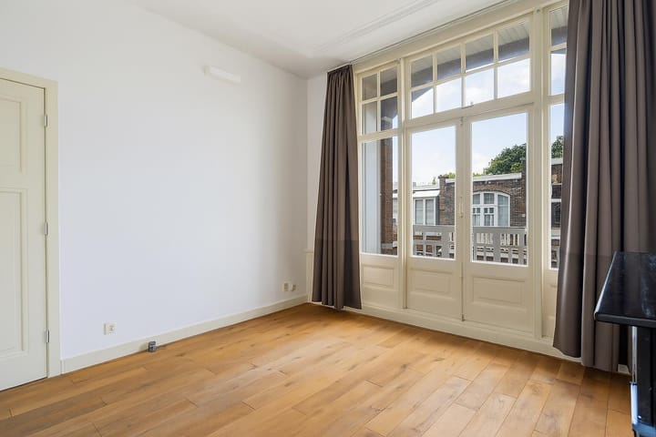 Foto 24 van Van Loostraat 64