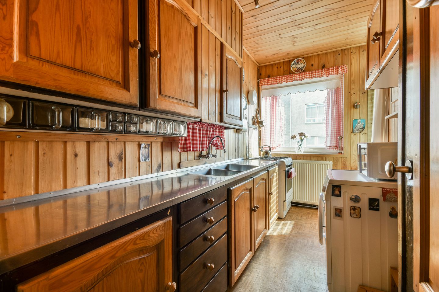 Photo 14 of de Ruyterstraat 8-F1