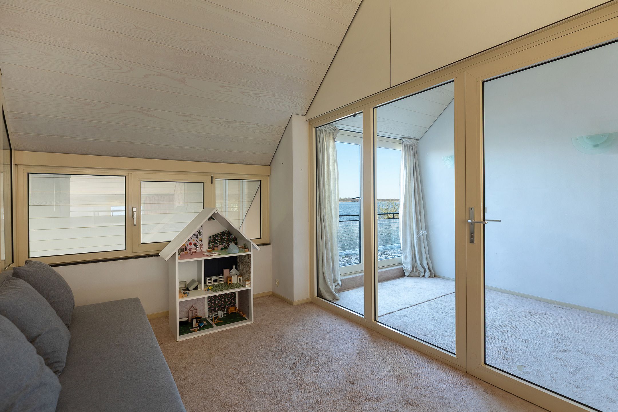 Photo 24 of Nieuw-Loosdrechtsedijk 280