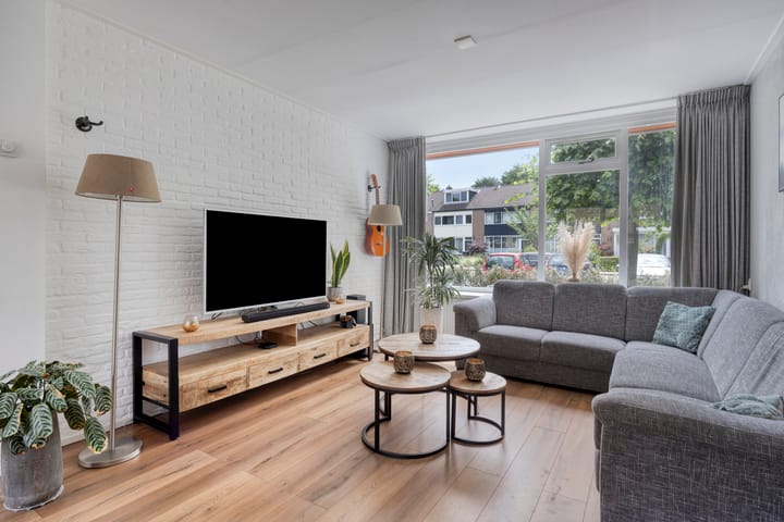 Photo 8 of Zwaluwstraat 28