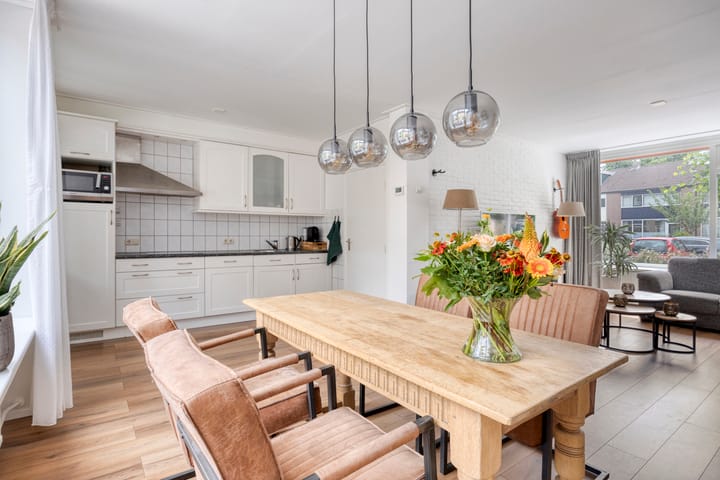 Photo 12 of Zwaluwstraat 28