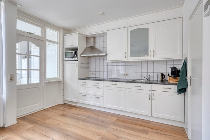 Photo 13 of Zwaluwstraat 28