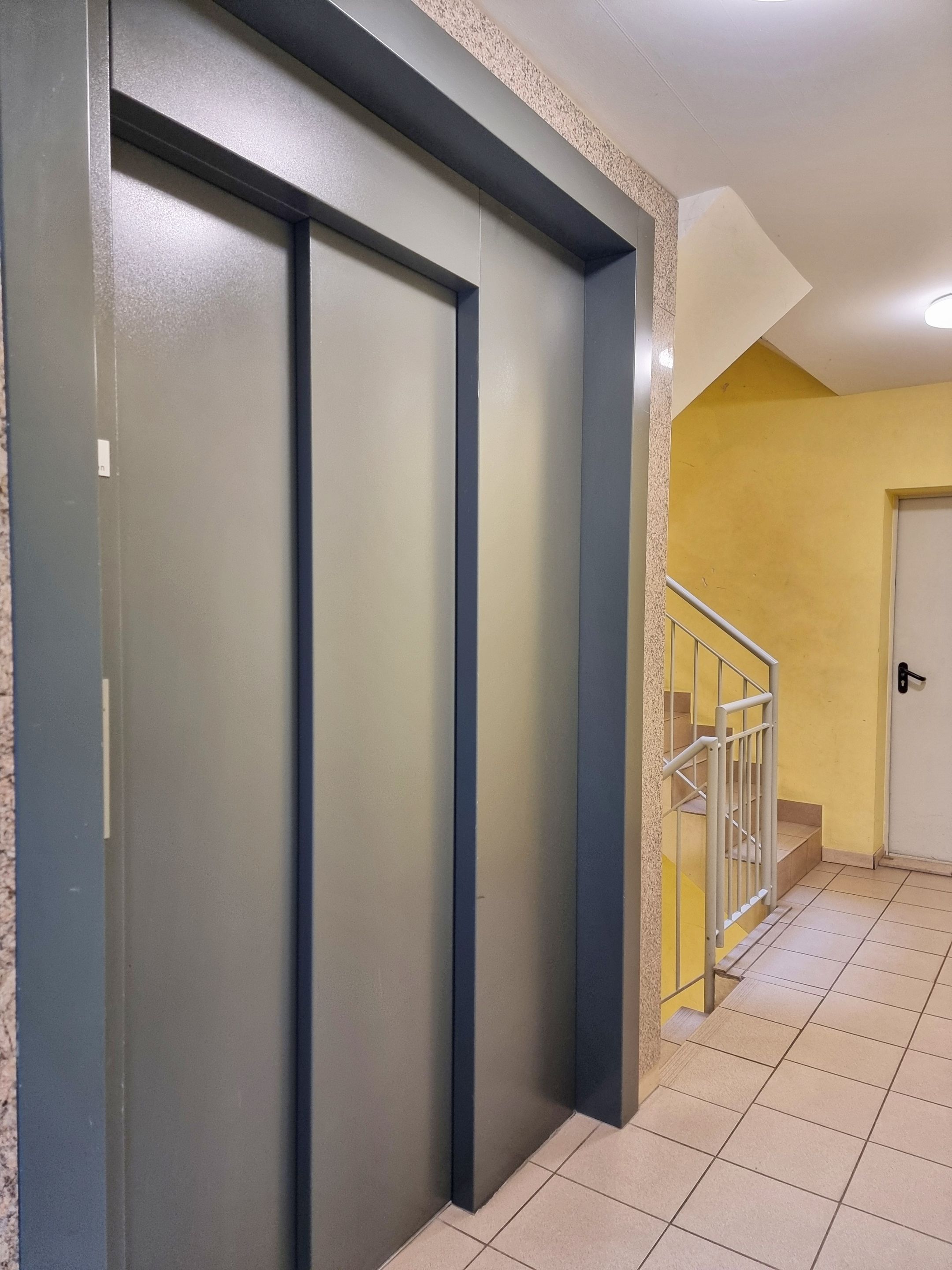 Photo 3 of Kerkraderstraat 3-A