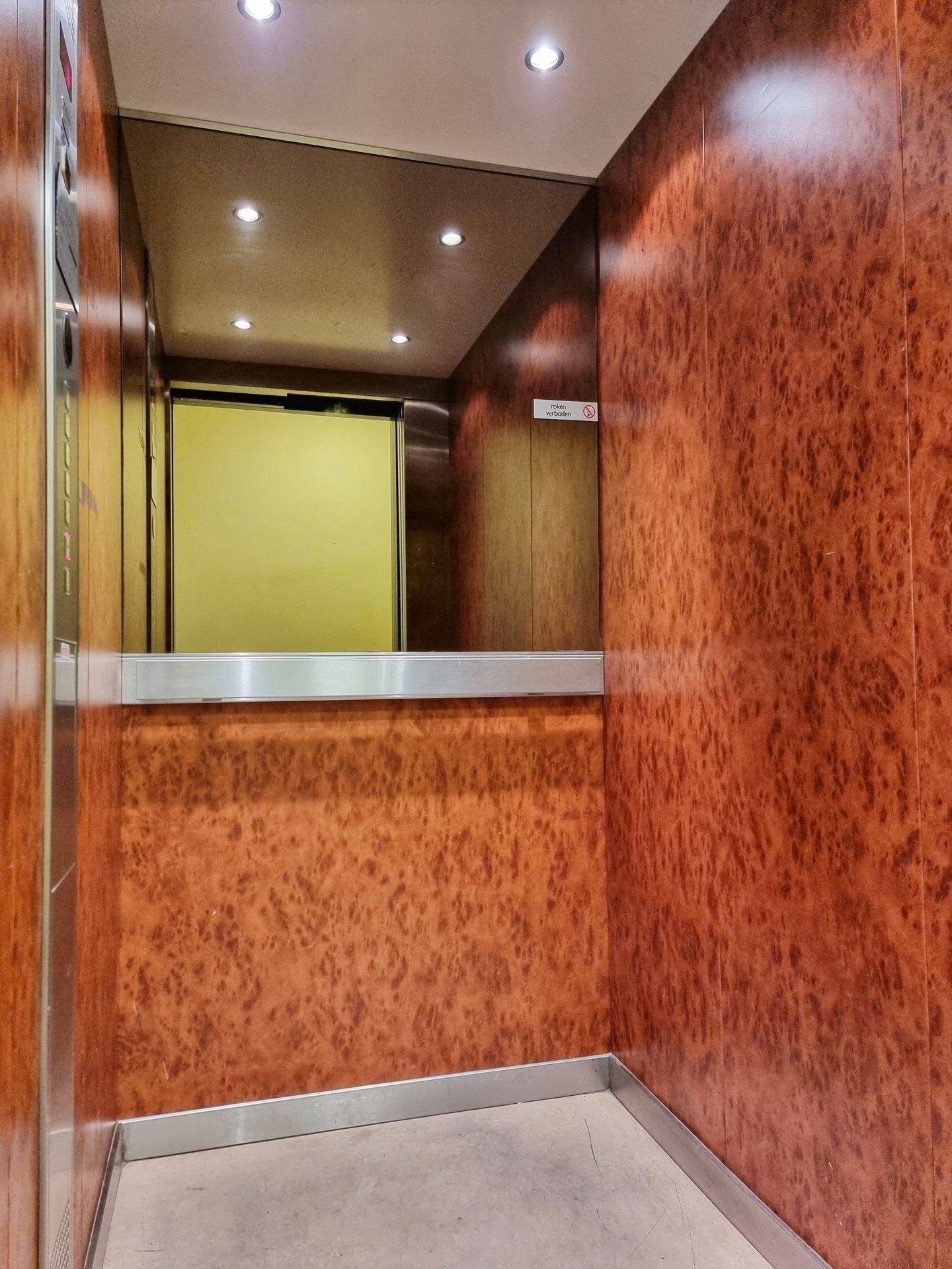 Photo 4 of Kerkraderstraat 3-A