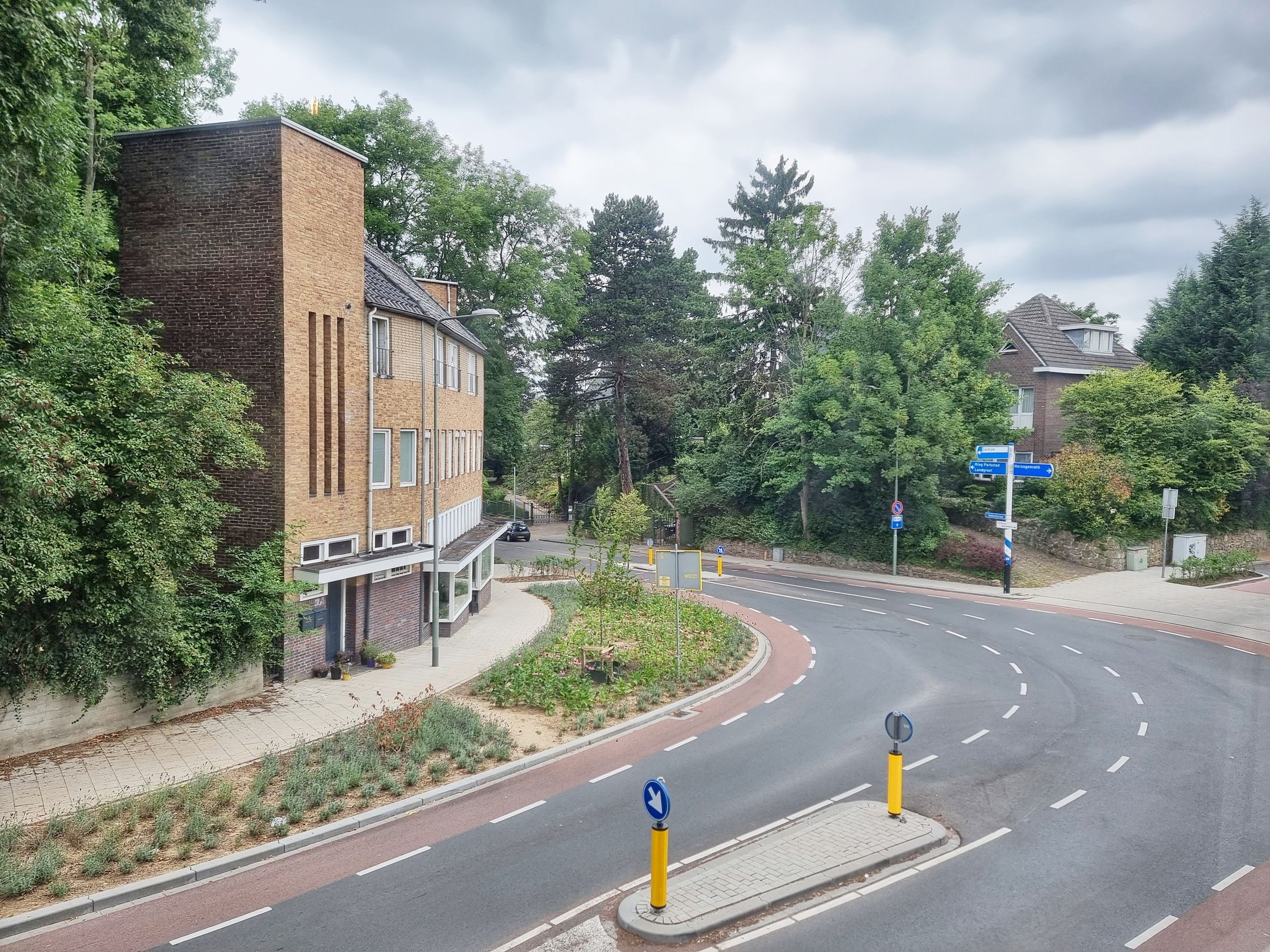 Photo 9 of Kerkraderstraat 3-A