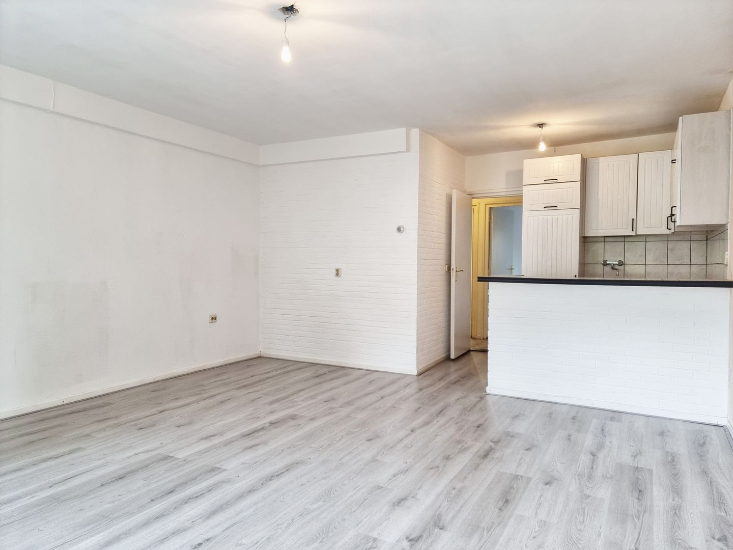 Photo 10 of Kerkraderstraat 3-A