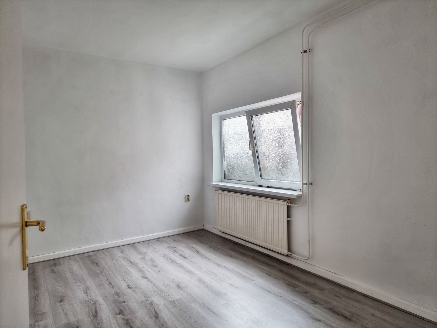 Photo 14 of Kerkraderstraat 3-A