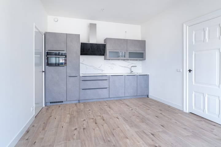 Photo 14 of Johan Willem Frisostraat 18