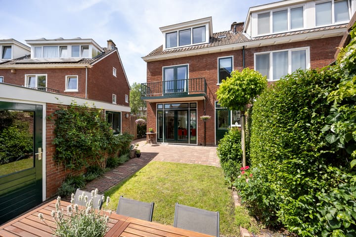 Foto 2 van Van Riebeecklaan 27