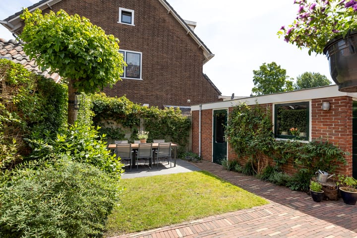 Foto 9 van Van Riebeecklaan 27