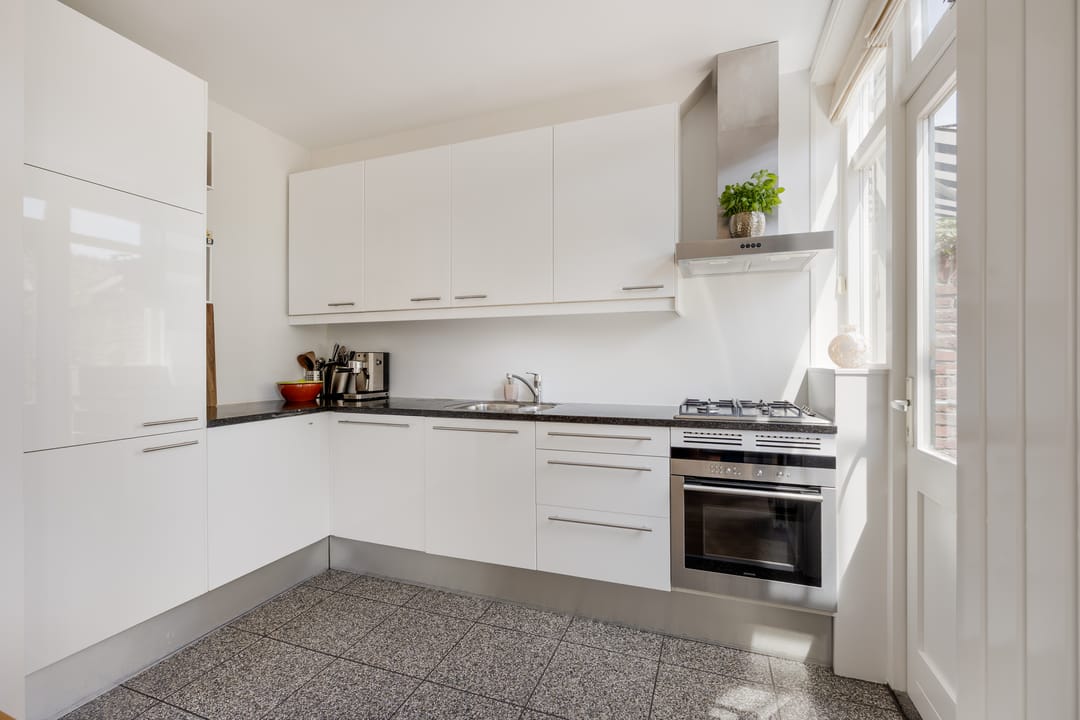 Foto 11 van Van Riebeecklaan 27