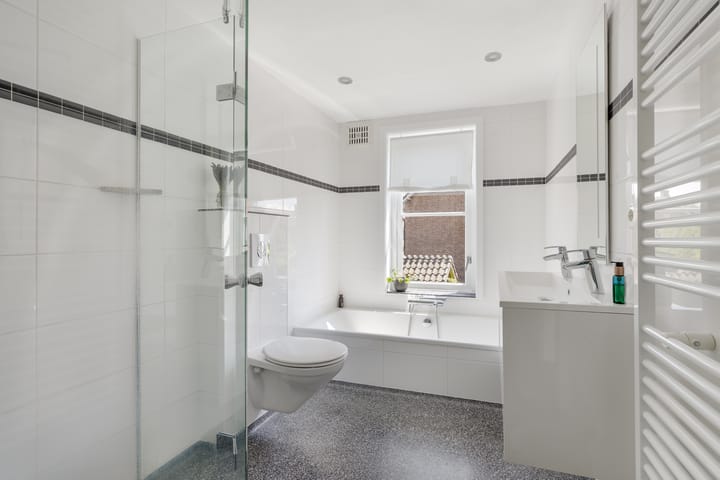 Foto 19 van Van Riebeecklaan 27