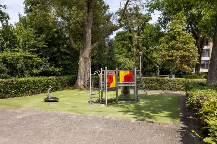 Foto 28 van Van Riebeecklaan 27