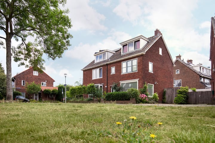 Foto 30 van Van Riebeecklaan 27