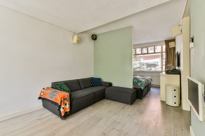 Photo 4 of Van Bossestraat 68-H