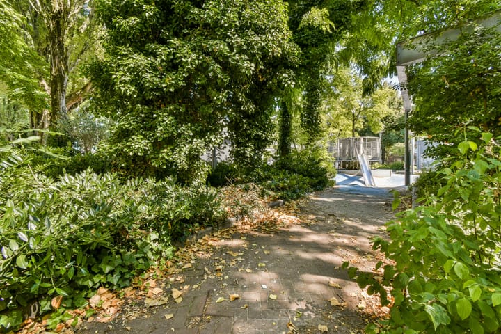 Photo 16 of Van Bossestraat 68-H