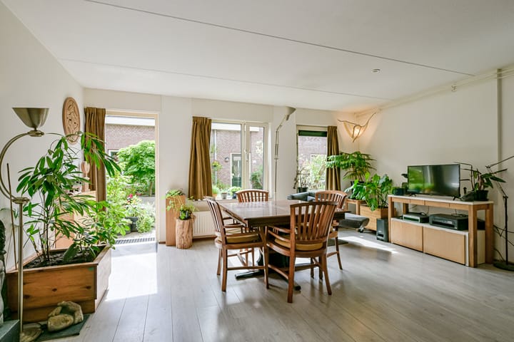 Foto 12 van Lindegracht 26