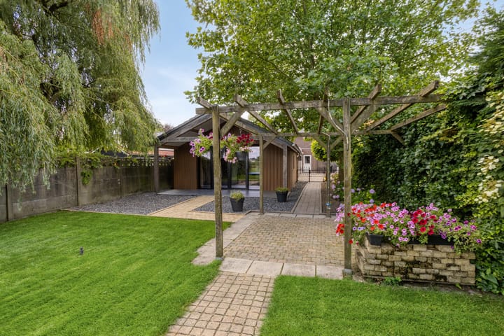 Foto 30 van Meterikseweg 104