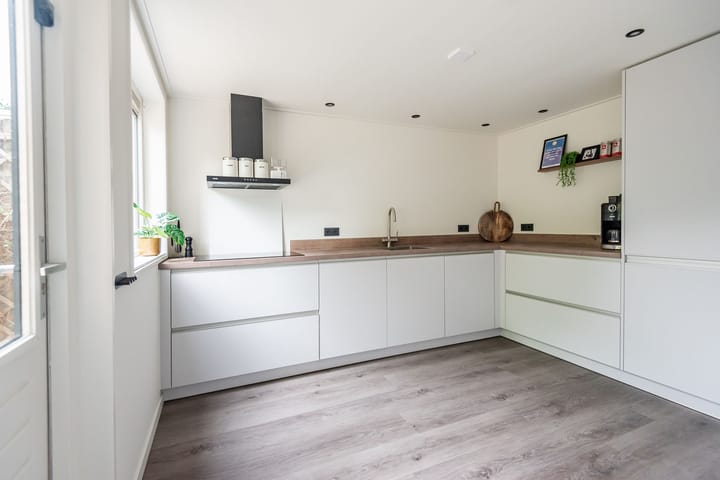 Foto 3 van Valeriaan 80