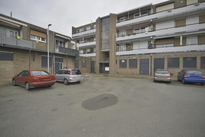 Photo 1 of Mgr. Feronstraat 70