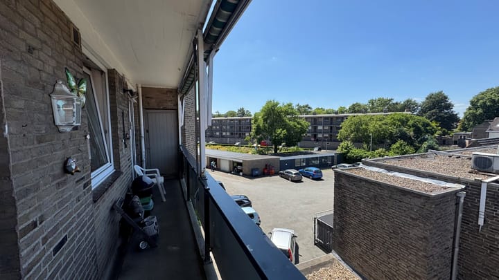 Photo 6 of Mgr. Feronstraat 70