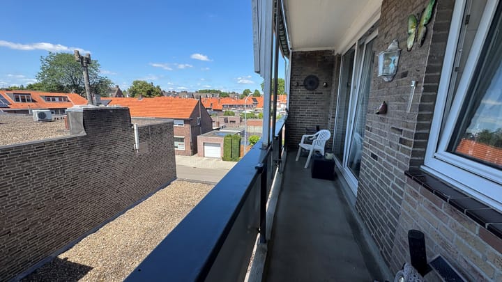 Photo 7 of Mgr. Feronstraat 70