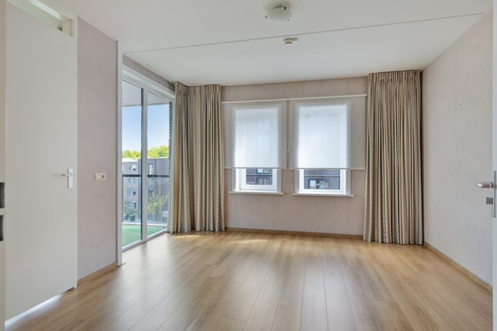 Foto 24 van Alberdingk Thijmstraat 115