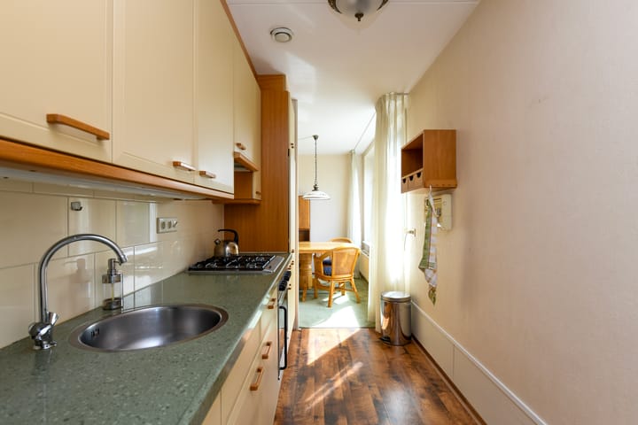 Photo 10 of Zuiderzeeweg 83