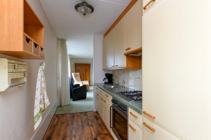 Photo 11 of Zuiderzeeweg 83