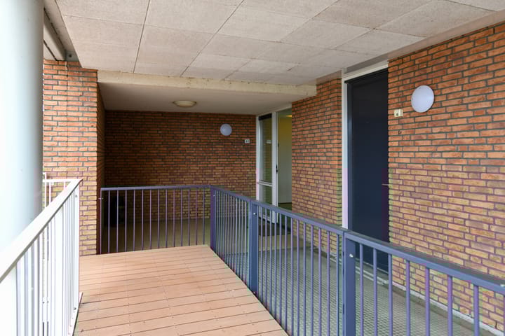 Photo 23 of Zuiderzeeweg 83