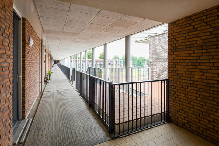 Photo 24 of Zuiderzeeweg 83