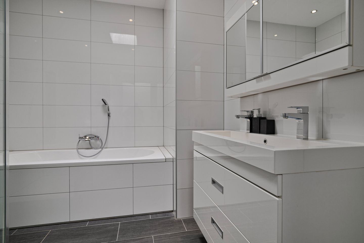 Foto 25 van van Egmondestraat 37