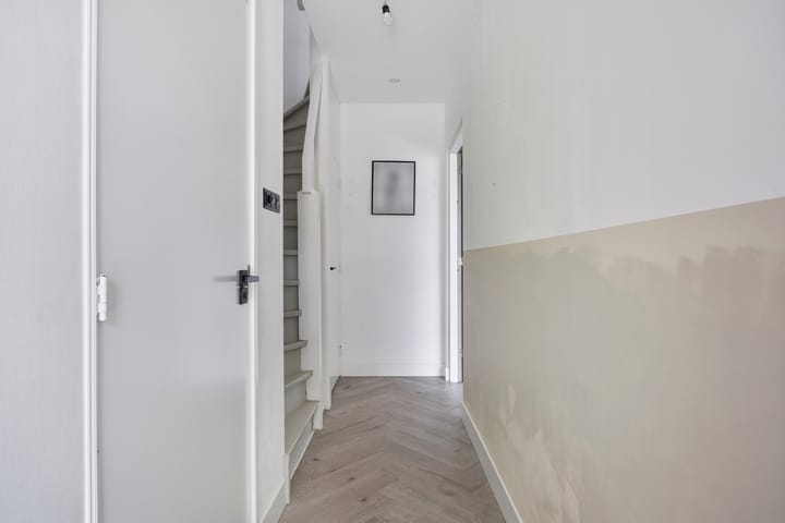 Foto 8 van Van Anrooijstraat 172