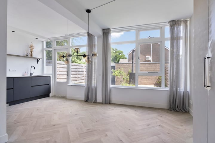 Foto 12 van Van Anrooijstraat 172