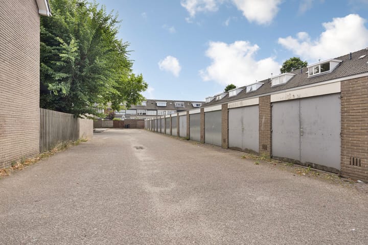 Foto 32 van Van Anrooijstraat 172