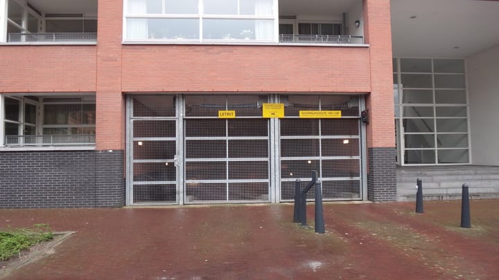 Foto 1 van Henriëtte Roland Holststraat 100