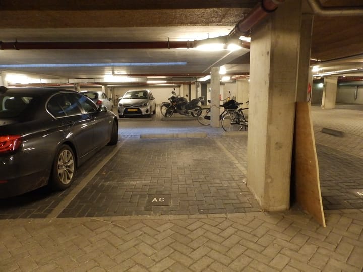 Foto 2 van Henriëtte Roland Holststraat 100