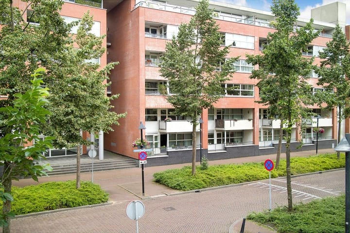 Foto 3 van Henriëtte Roland Holststraat 100