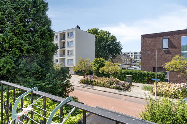 Foto 18 van Leliestraat 76