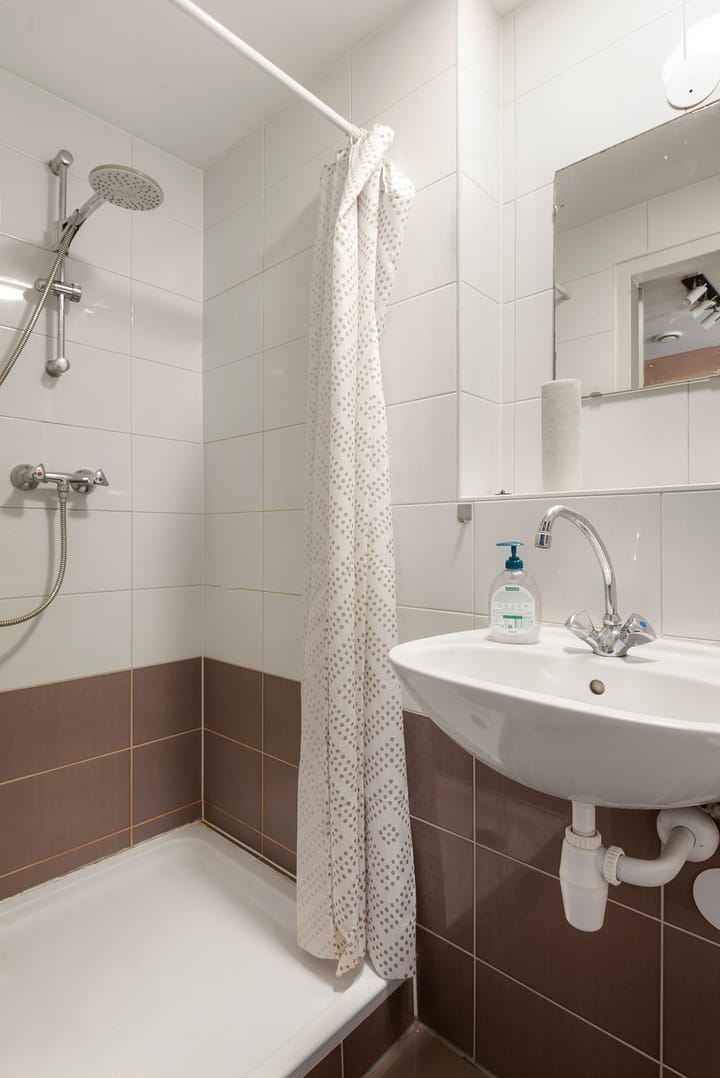 Photo 9 of Marnixstraat 233-1R