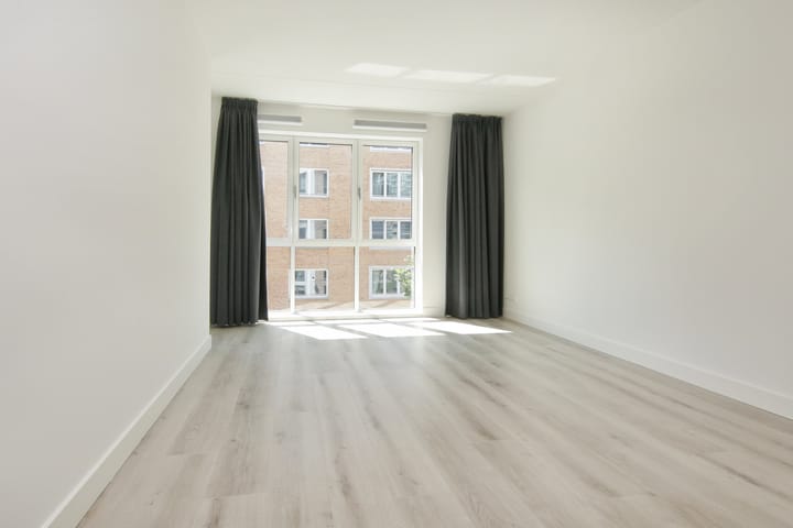 Foto 2 van Carel Willinkgracht 731