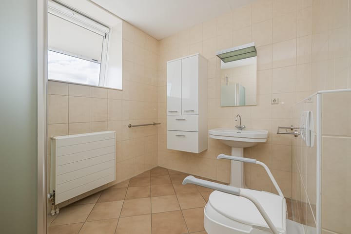 Foto 15 van Julianastraat 2-L