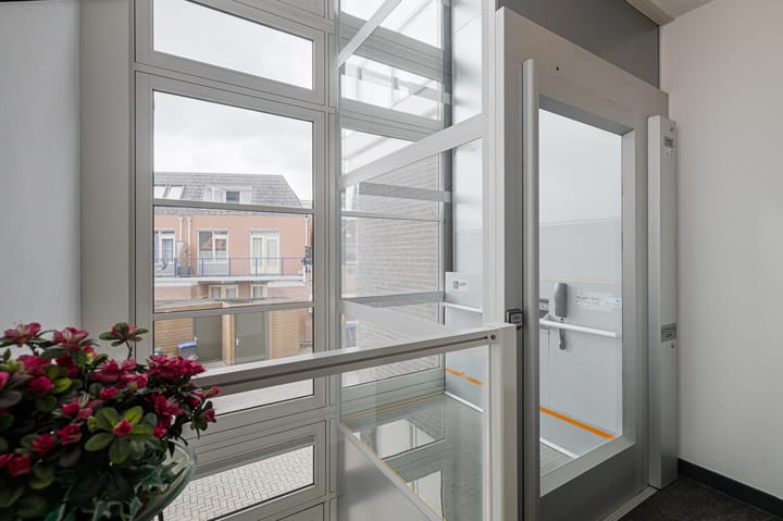 Foto 17 van Julianastraat 2-L