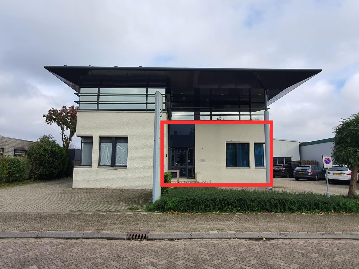 View photo 2 of Spoorweide 8