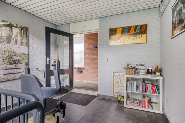 Foto 9 van Poststraat 8