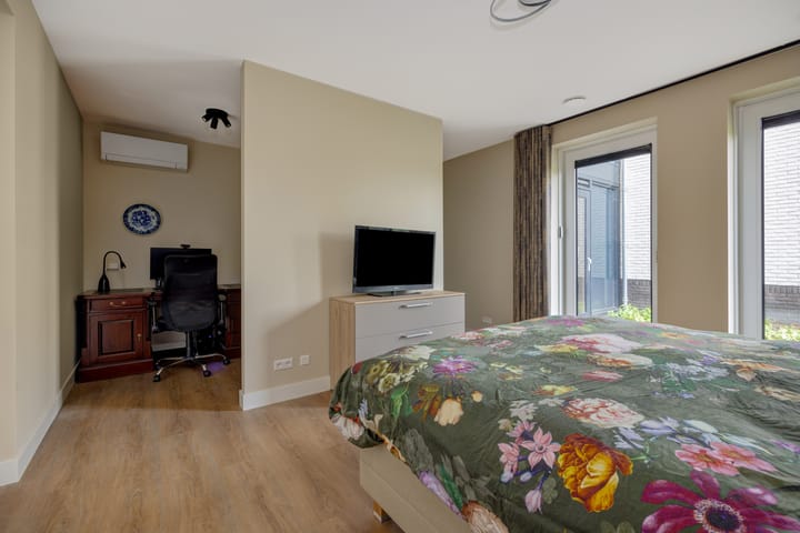 Foto 18 van Uilenburg 5