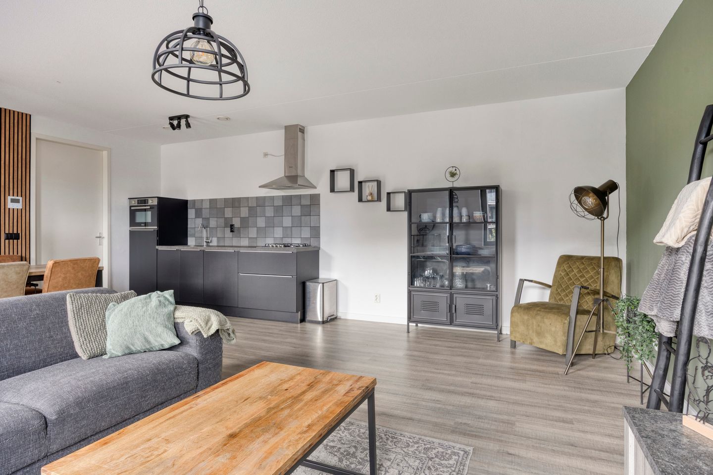 Photo 4 of Leliestraat 5-A