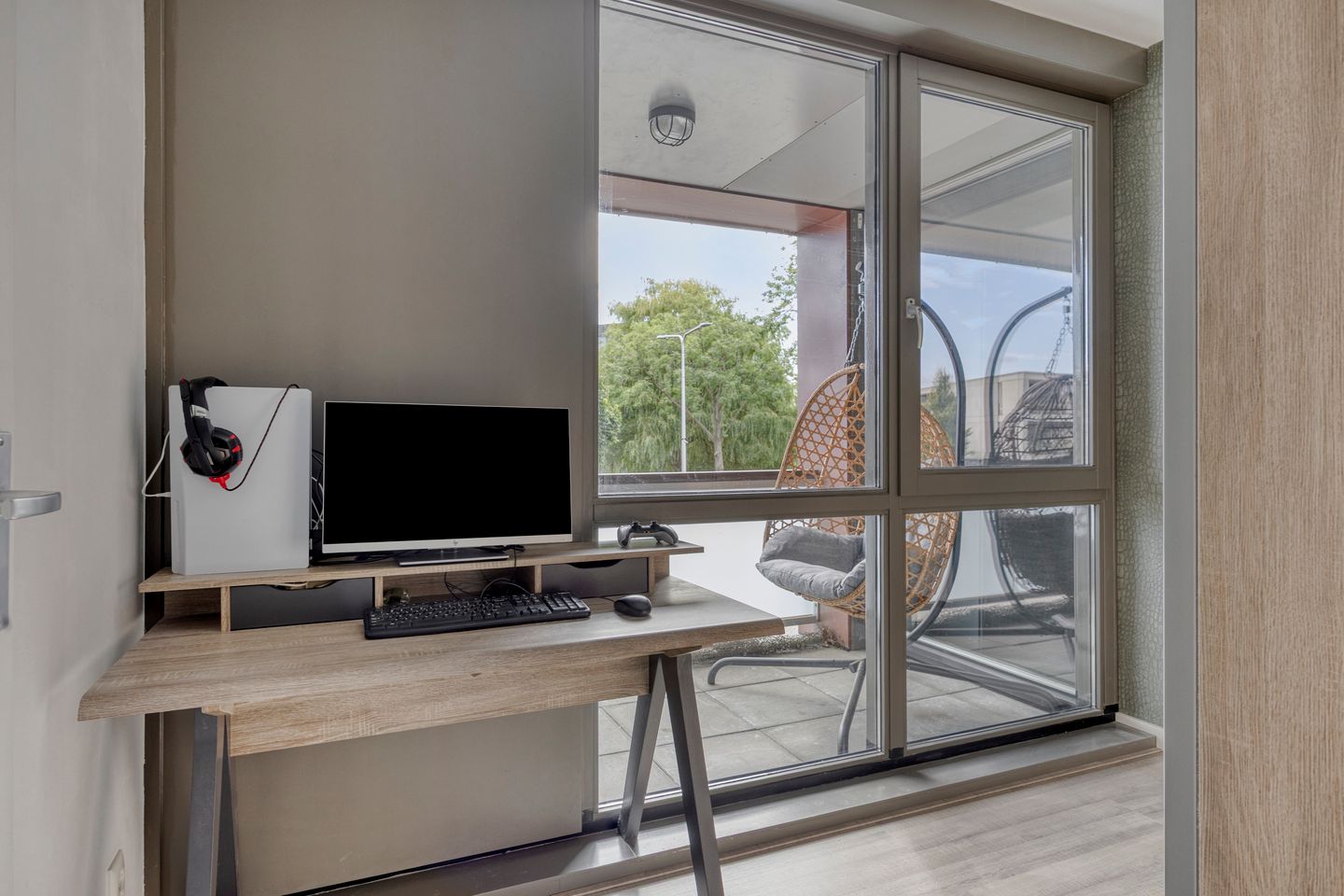 Photo 10 of Leliestraat 5-A