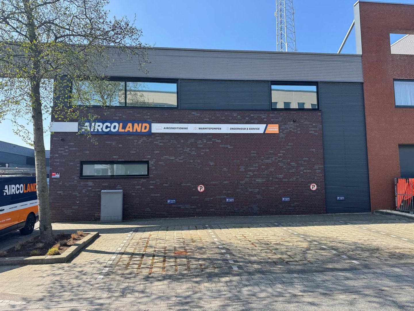 View photo 2 of Slotenmakerstraat 57