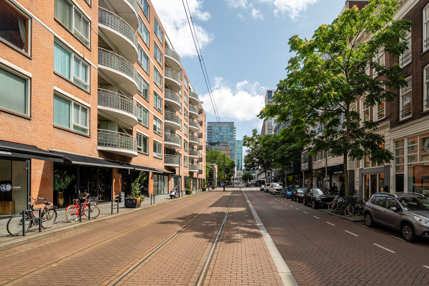View photo 3 of Van Oldenbarneveltstraat 97